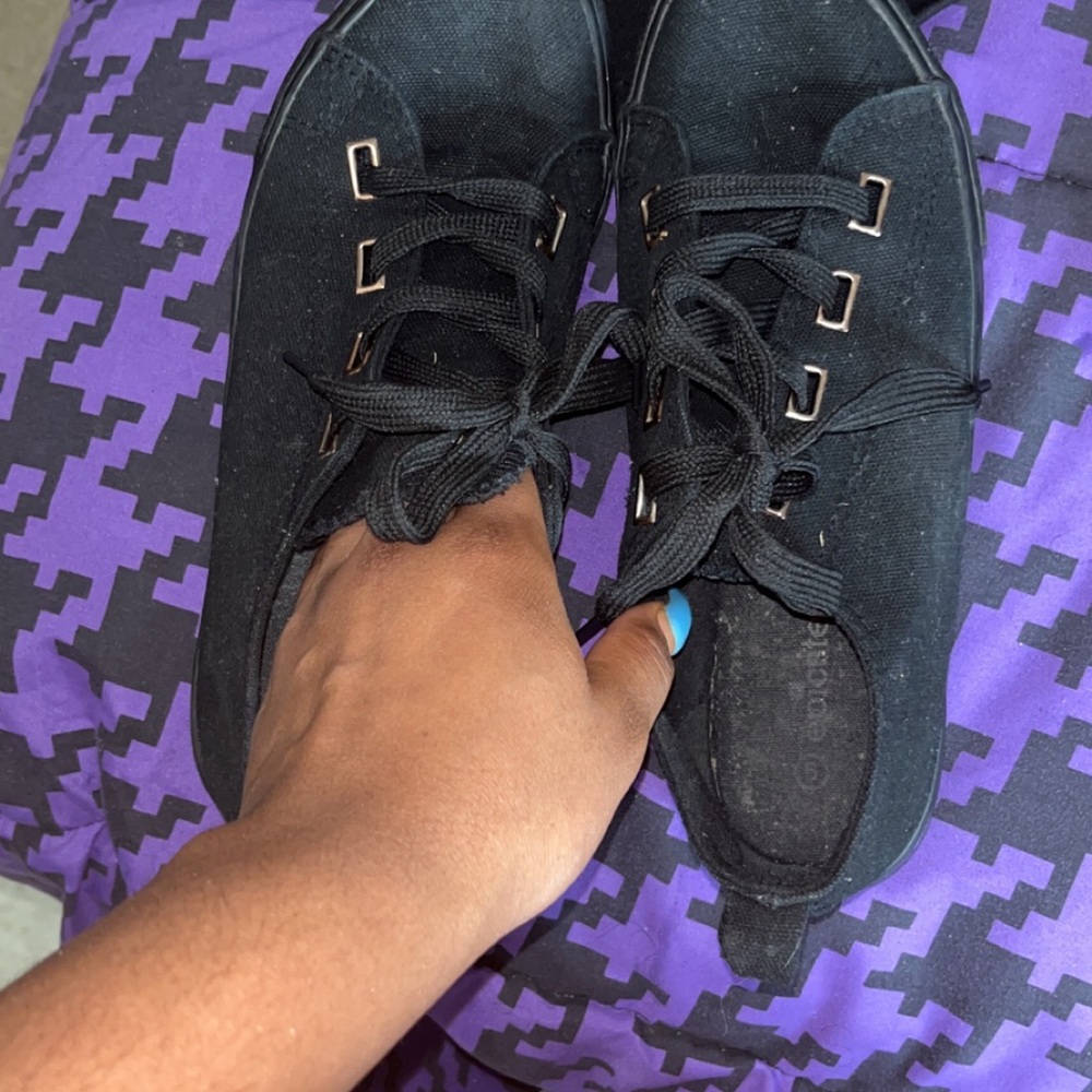 Black Shoes